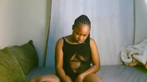 Snapshot of sexy_ariana_2 chatting on 10.10.25 Ariana online show from 10.10.25