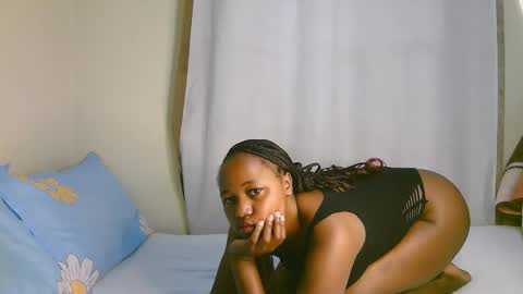 Snapshot of sexy_ariana_2 chatting on 10.17.25 Ariana online show from 10.17.25