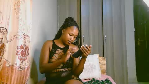 Snapshot of sexy_ariana_2 chatting on 11.24.25 Ariana online show from 11.24.25