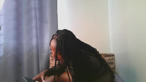 Snapshot of sexy_ariana_2 chatting on 12.15.25 Ariana online show from 12.15.25