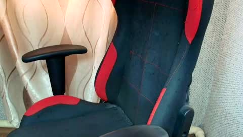 Jessica  Face only in pvt or in snapchat Dont ask more.... online show from 02.15.26