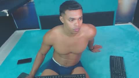 Snapshot of sexy_bigcock01 chatting on 01.22.25 sexy_bigcock01 online show from 01.22.25