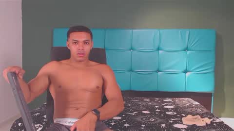 Snapshot of sexy_bigcock01 chatting on 01.29.25 sexy_bigcock01 online show from 01.29.25