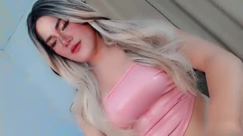 Snapshot of sexy_blaire chatting on 09.17.25 Haley Blaire online show from 09.17.25