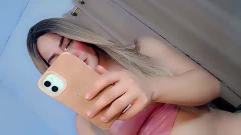 Snapshot of sexy_blaire chatting on 09.20.25 Haley Blaire online show from 09.20.25