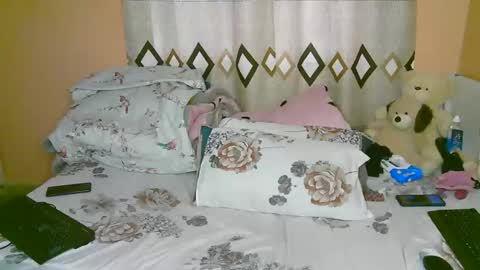 Snapshot of sexy_bluegirl chatting on 10.13.25 sexy_bluegirl online show from 10.13.25