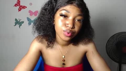 Snapshot of sexy_bluey247 chatting on 12.17.25 sexy_bluey247 online show from 12.17.25