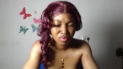 Snapshot of sexy_bluey247 chatting on 12.18.25 sexy_bluey247 online show from 12.18.25