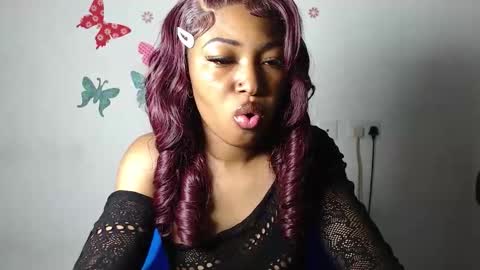 Snapshot of sexy_bluey247 chatting on 12.22.25 sexy_bluey247 online show from 12.22.25