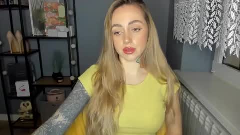 Snapshot of sexy_coralie chatting on 12.26.24 C o r a l i e online show from 12.26.24