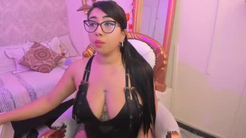 Snapshot of sexy_cristall chatting on 02.28.25 C R I S T A L online show from 02.28.25
