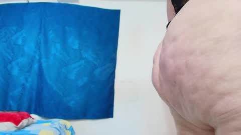 Snapshot of sexy_curvi chatting on 06.05.26 karla instagram online show from 06.05.26