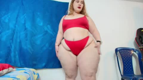 Snapshot of sexy_curvi chatting on 06.08.26 karla instagram online show from 06.08.26