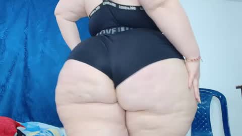 Snapshot of sexy_curvi chatting on 07.30.26 karla instagram online show from 07.30.26