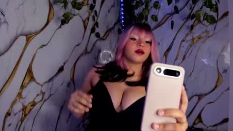 Snapshot of sexy_dani0 chatting on 06.18.26 DANIELA online show from 06.18.26