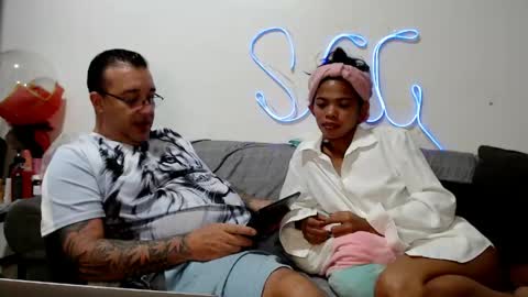 Sexy Ginuin Couple online show from 04.25.26