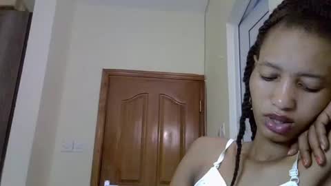 Snapshot of sexy_janny chatting on 10.25.25 Janny online show from 10.25.25