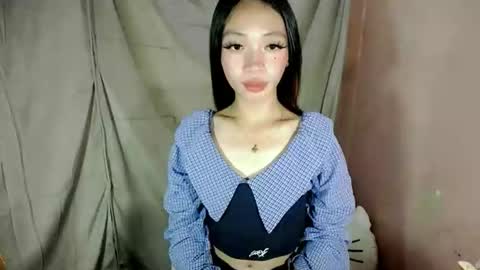 Snapshot of sexy_jeann chatting on 12.16.25 Shane online show from 12.16.25