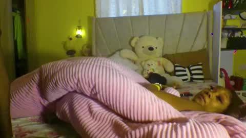 Snapshot of sexy_leee chatting on 10.11.25 sexy_leee online show from 10.11.25