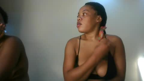 sexy_lyna online show from 07.12.26