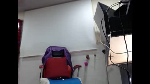 Snapshot of sexy_mature_hot01 chatting on 09.24.25 MARIPOSA online show from 09.24.25