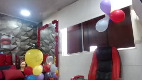 Snapshot of sexy_mature_hot01 chatting on 10.11.25 MARIPOSA online show from 10.11.25