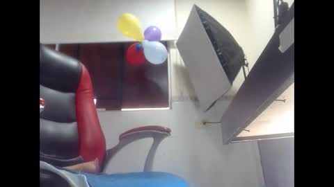 Snapshot of sexy_mature_hot01 chatting on 10.13.25 MARIPOSA online show from 10.13.25