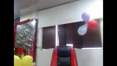 Snapshot of sexy_mature_hot01 chatting on 10.15.25 MARIPOSA online show from 10.15.25