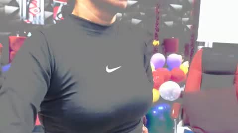 Snapshot of sexy_mature_hot01 chatting on 10.22.25 MARIPOSA online show from 10.22.25