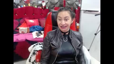 Snapshot of sexy_mature_hot01 chatting on 11.30.25 MARIPOSA online show from 11.30.25