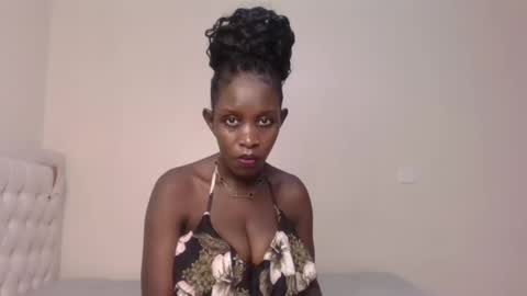 Snapshot of sexy_maya3 chatting on 11.25.25 maya online show from 11.25.25