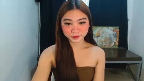 Snapshot of sexy_mikaxoxo chatting on 11.10.25 mika online show from 11.10.25