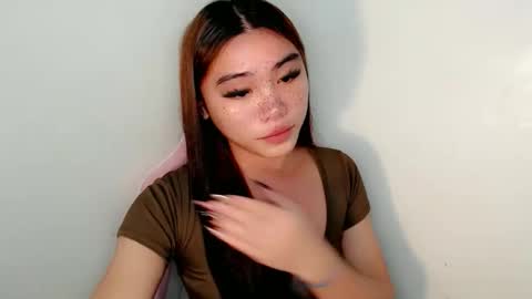 Snapshot of sexy_mikaxoxo chatting on 12.05.25 mika online show from 12.05.25