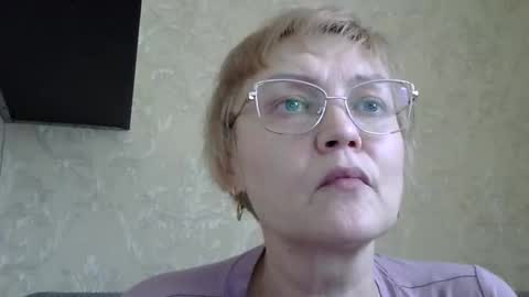 Snapshot of sexy_milf___ chatting on 03.31.26 sexy_milf___ online show from 03.31.26