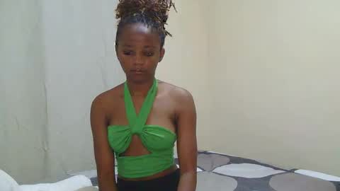 Snapshot of sexy_moh1 chatting on 10.06.25 sexy_moh1 online show from 10.06.25