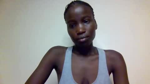 Snapshot of sexy_petittie chatting on 10.12.25 sexy_petittie online show from 10.12.25