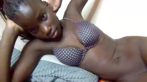 sexy_petittie online show from 11.16.25