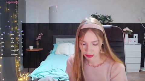 Snapshot of sexy_red_foxx chatting on 02.25.25 Annie - Your Dream Girl online show from 02.25.25