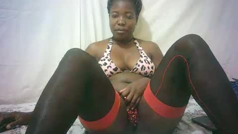 Snapshot of sexy_sandrah chatting on 03.08.25 sexy_sandrah online show from 03.08.25