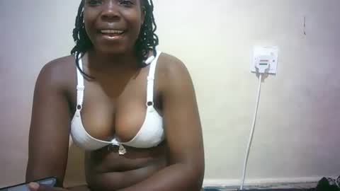 Snapshot of sexy_sandrah chatting on 10.24.25 sexy_sandrah online show from 10.24.25