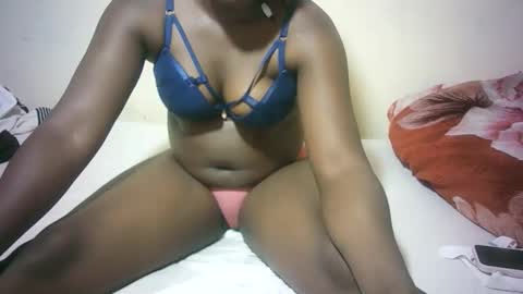 Snapshot of sexy_sandrah chatting on 10.27.25 sexy_sandrah online show from 10.27.25