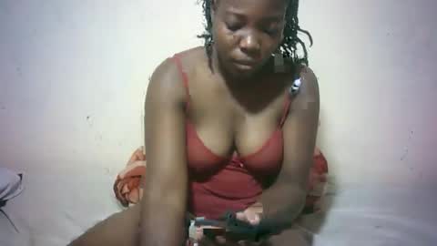 Snapshot of sexy_sandrah chatting on 11.19.25 sexy_sandrah online show from 11.19.25