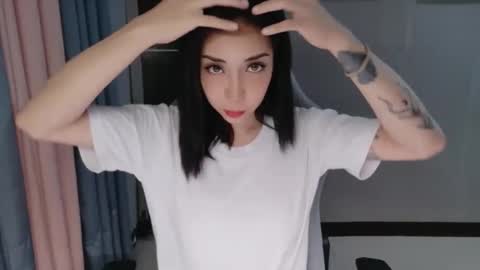 Snapshot of sexy_sersi chatting on 09.14.25 sexy_sersi online show from 09.14.25