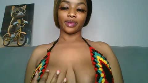 Snapshot of sexy_sweetcandy chatting on 02.24.25 sexy sweetcandy online show from 02.24.25