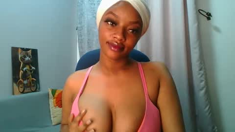 Snapshot of sexy_sweetcandy chatting on 10.10.25 sexy sweetcandy online show from 10.10.25