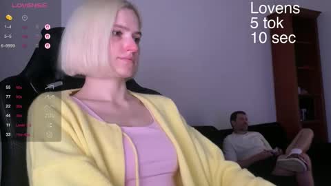 Snapshot of sexy_sweets chatting on 09.16.25 Sexy-Sweets online show from 09.16.25