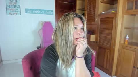 sexy_valeshca online show from 12.14.25