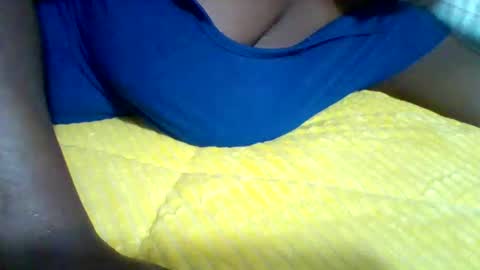 Snapshot of sexy_vivy1 chatting on 09.30.25 sexy_vivy1 online show from 09.30.25