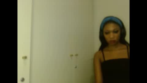 Snapshot of sexyalender02 chatting on 01.19.25 sexyalender02 online show from 01.19.25