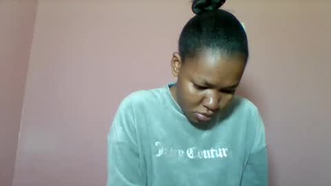 Snapshot of sexyapple2002 chatting on 09.11.25 sexyapple2002 online show from 09.11.25